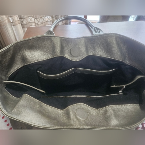 Tignanello Leather Metallic Silver Handbag And Wallet Set - Picture 8 of 16